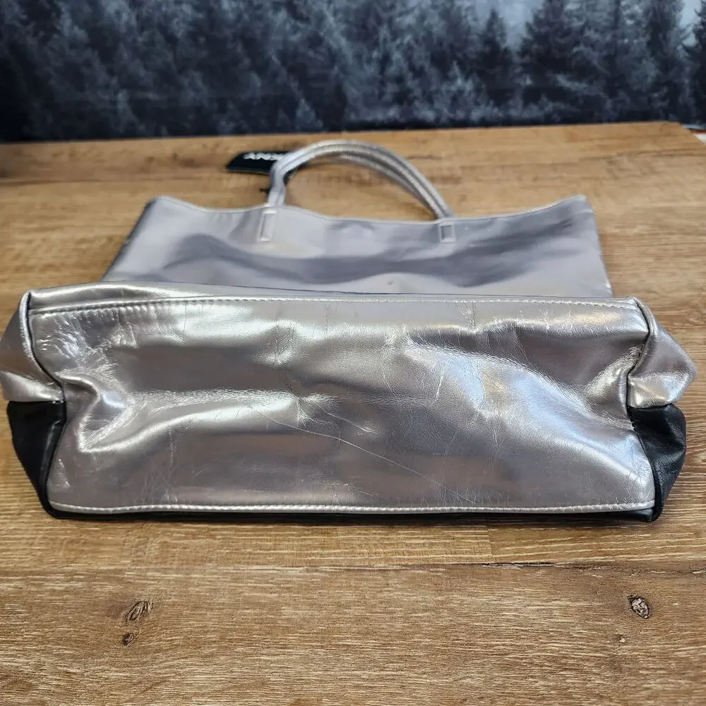 NWT DKNY Silver Skyline Shopping Tote / Sac / Shoulder Bag